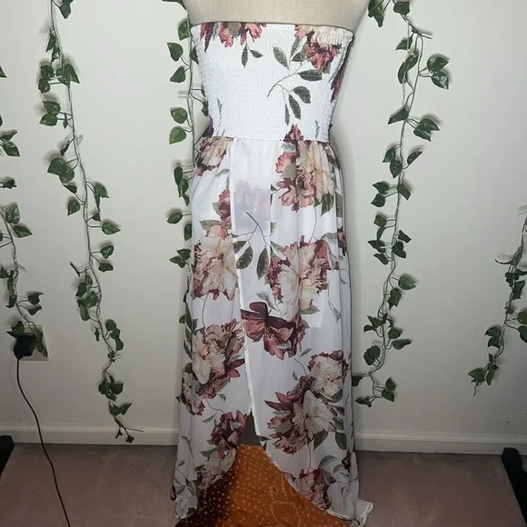 Windsor Flowy In Floral Maxi Dress - Picture 4 of 11
